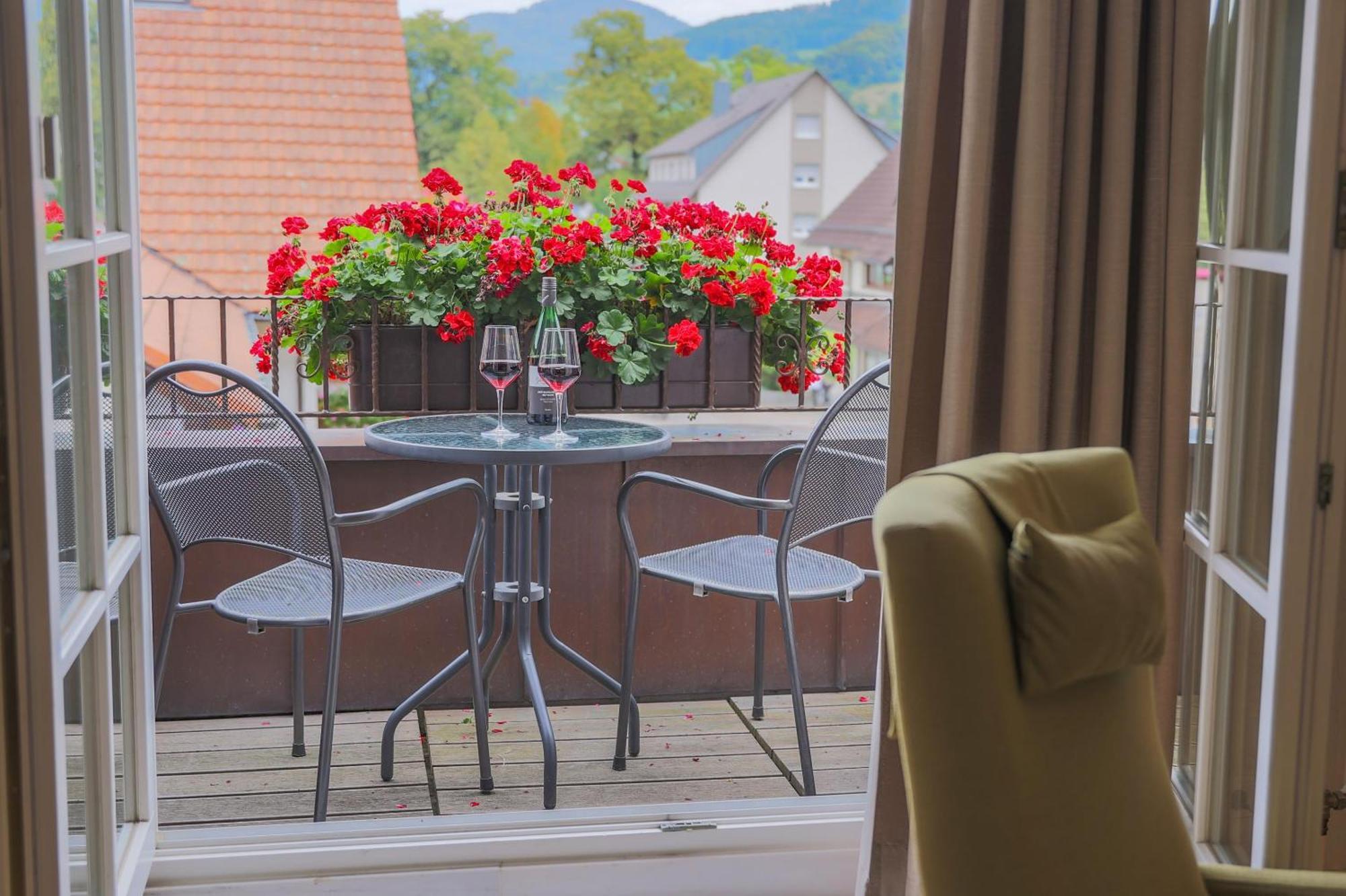 Hotel-Gasthaus Goldener Engel Glottertal Ngoại thất bức ảnh