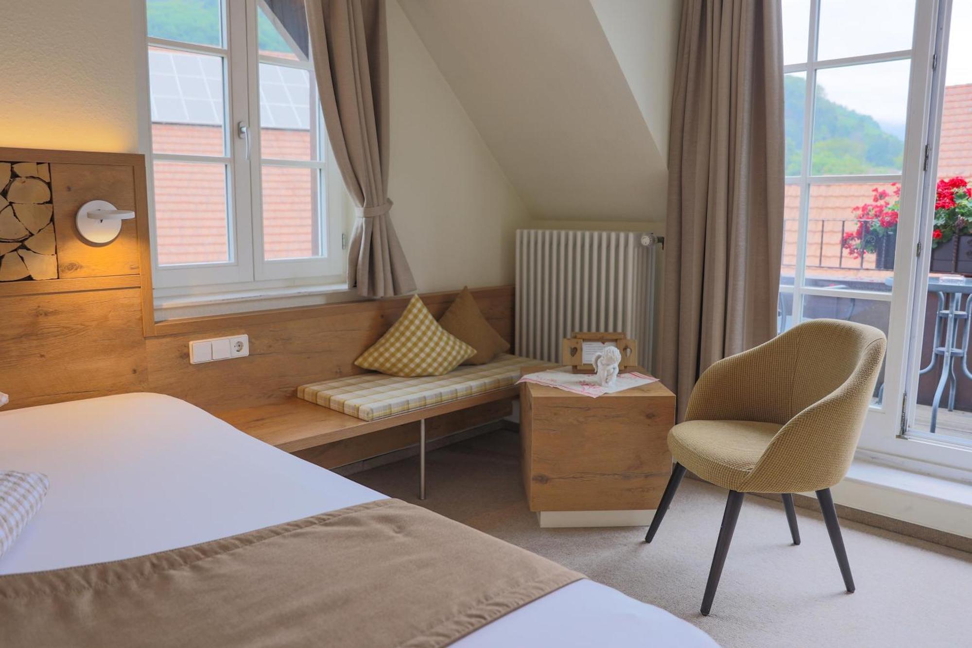 Hotel-Gasthaus Goldener Engel Glottertal Ngoại thất bức ảnh