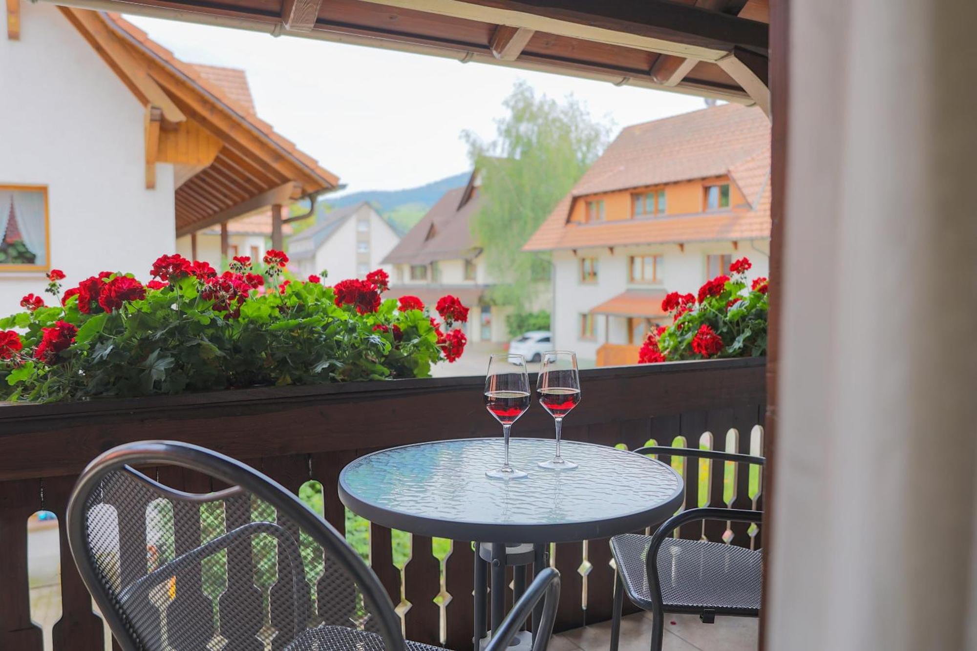 Hotel-Gasthaus Goldener Engel Glottertal Ngoại thất bức ảnh