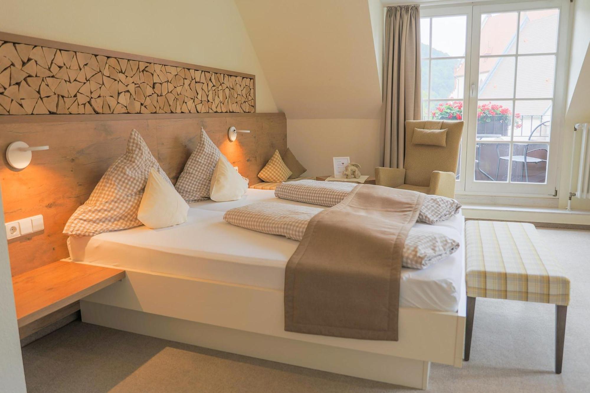 Hotel-Gasthaus Goldener Engel Glottertal Ngoại thất bức ảnh