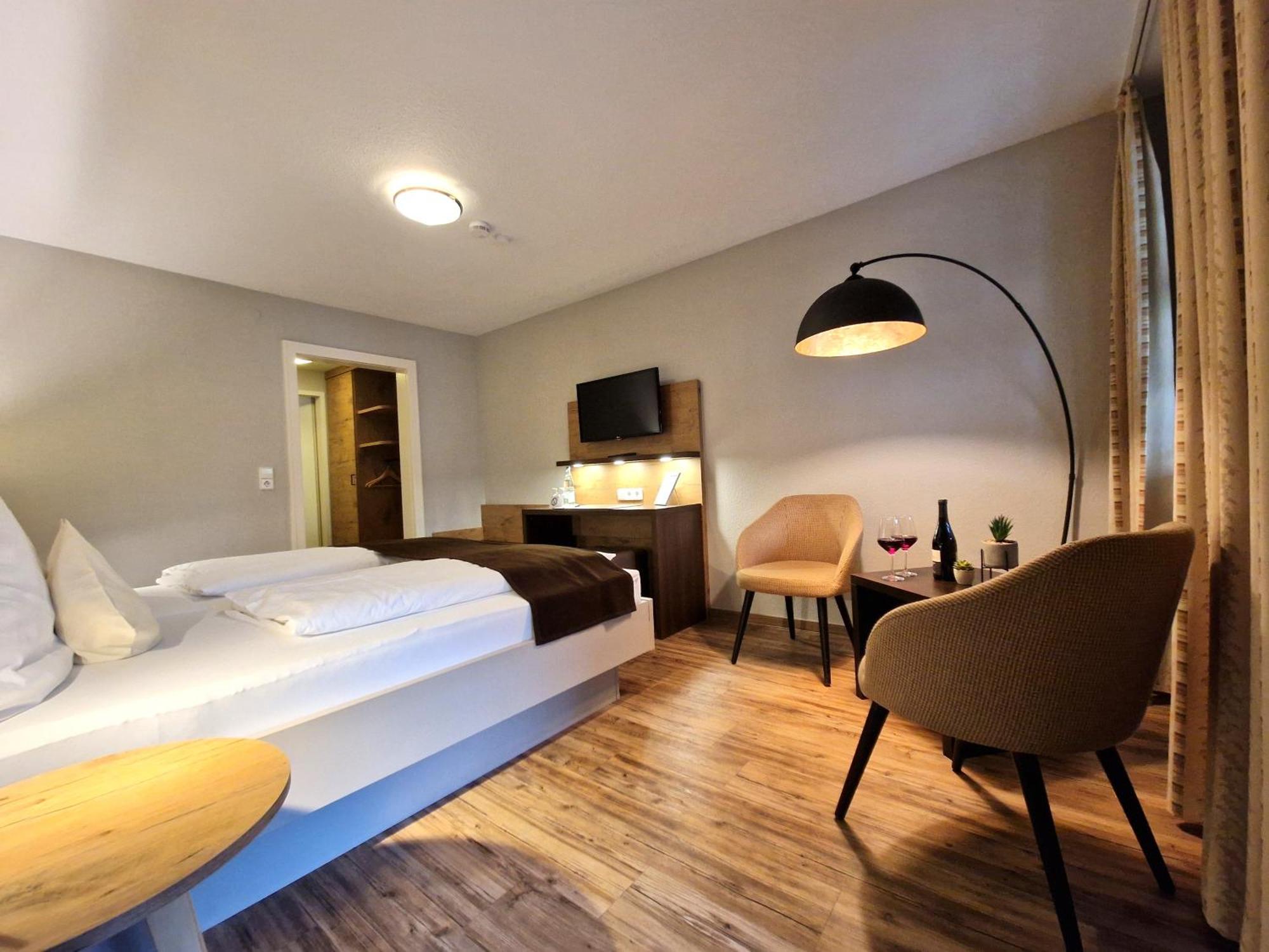 Hotel-Gasthaus Goldener Engel Glottertal Ngoại thất bức ảnh